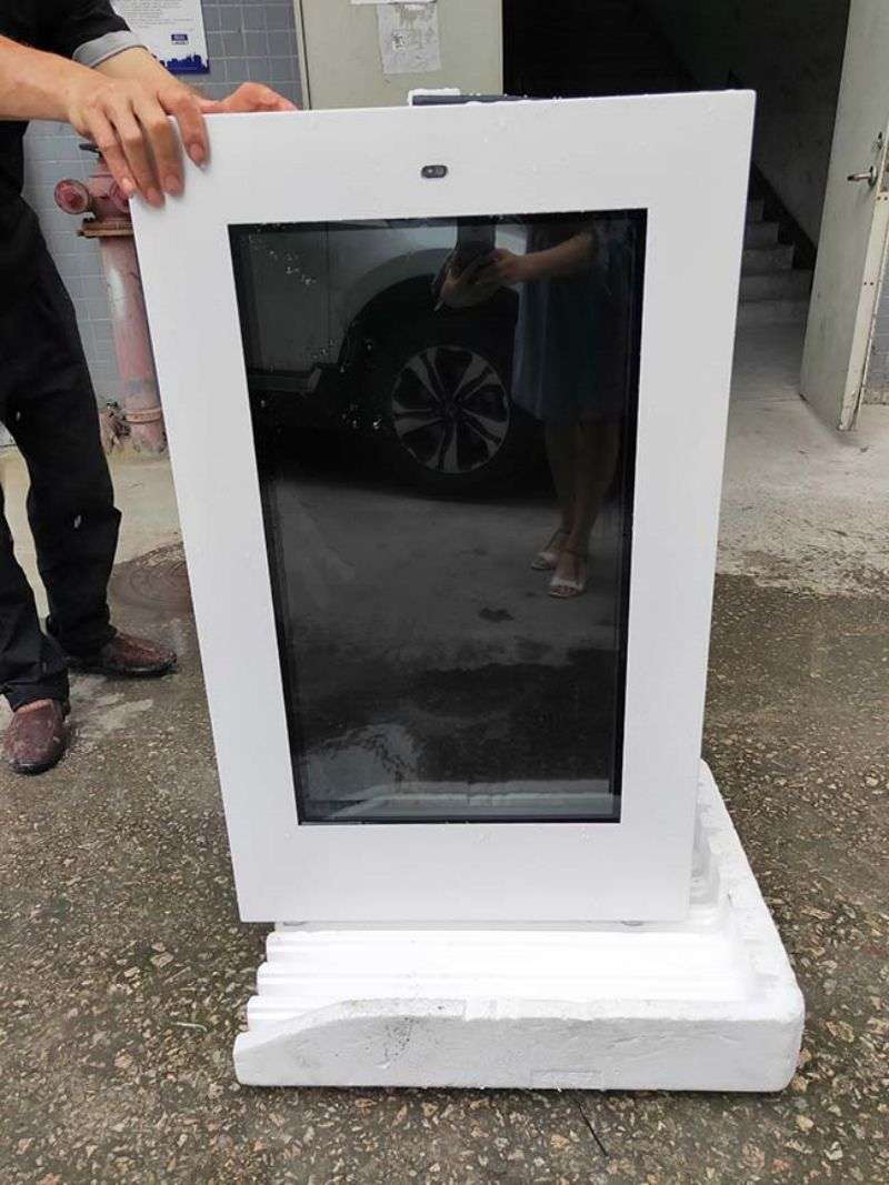 高清宣傳屏戶外防水防曬廣告機(jī)-01