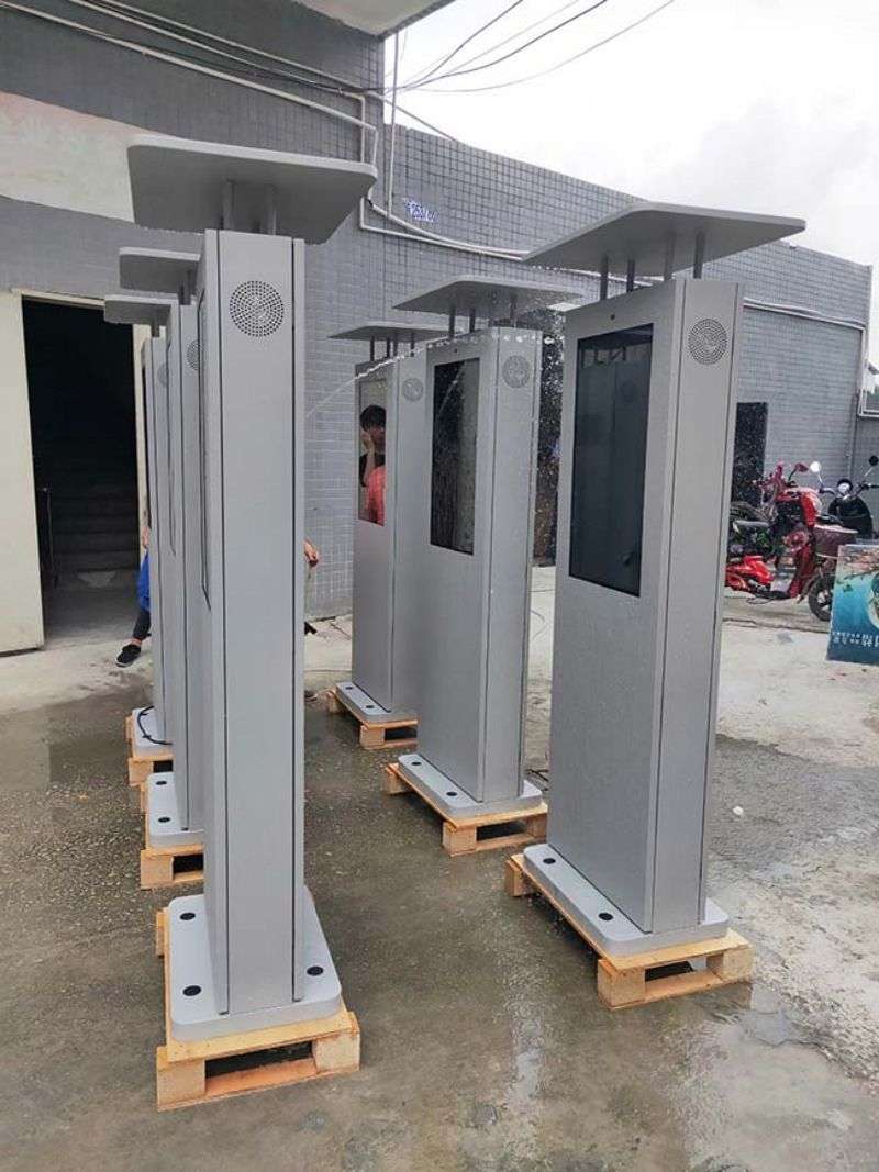 商場(chǎng)車站立式雨棚高清廣告機(jī)-04