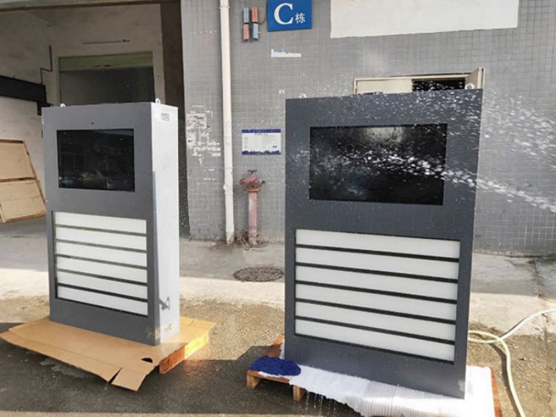 32寸戶外公交站廣告機-03