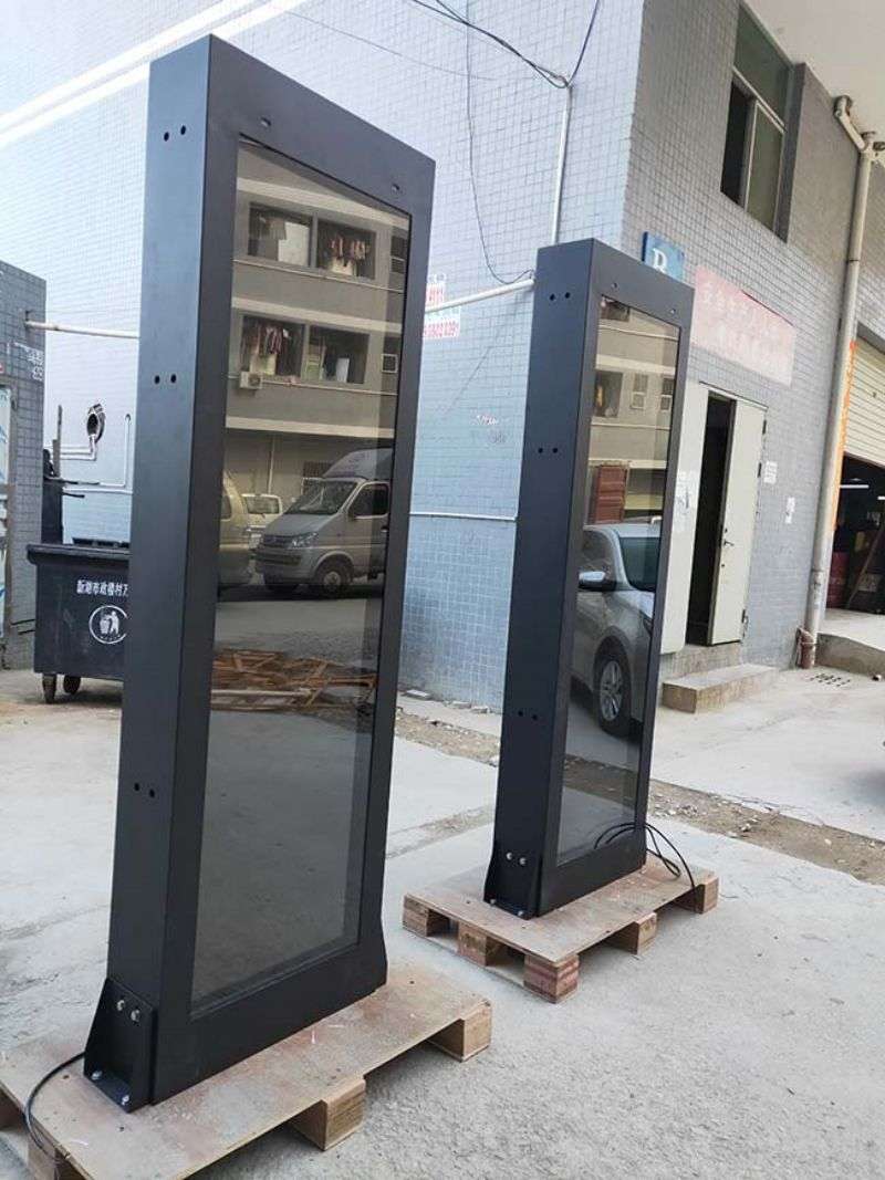 電子閱報欄多媒體戶外廣告機(jī)-04