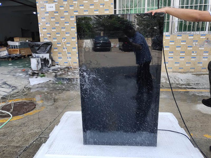 戶外壁掛高亮廣告機-02