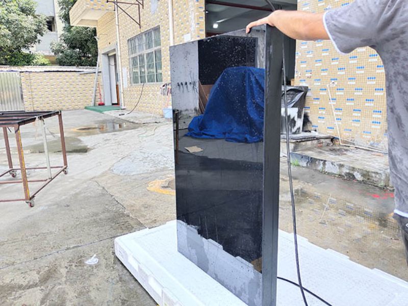 戶外壁掛高亮廣告機-03