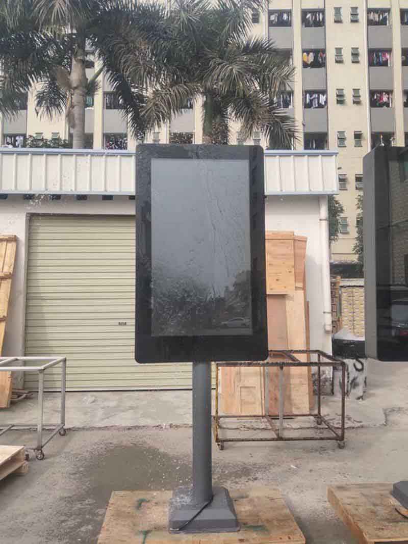 55寸豎屏戶(hù)外廣告機(jī)數(shù)字標(biāo)牌廠家-03