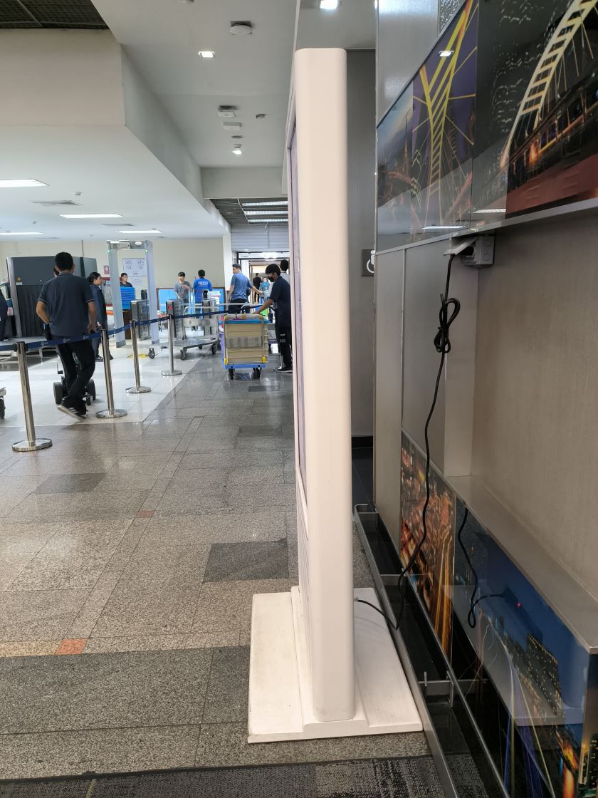 立式觸控電腦一體機(jī)
