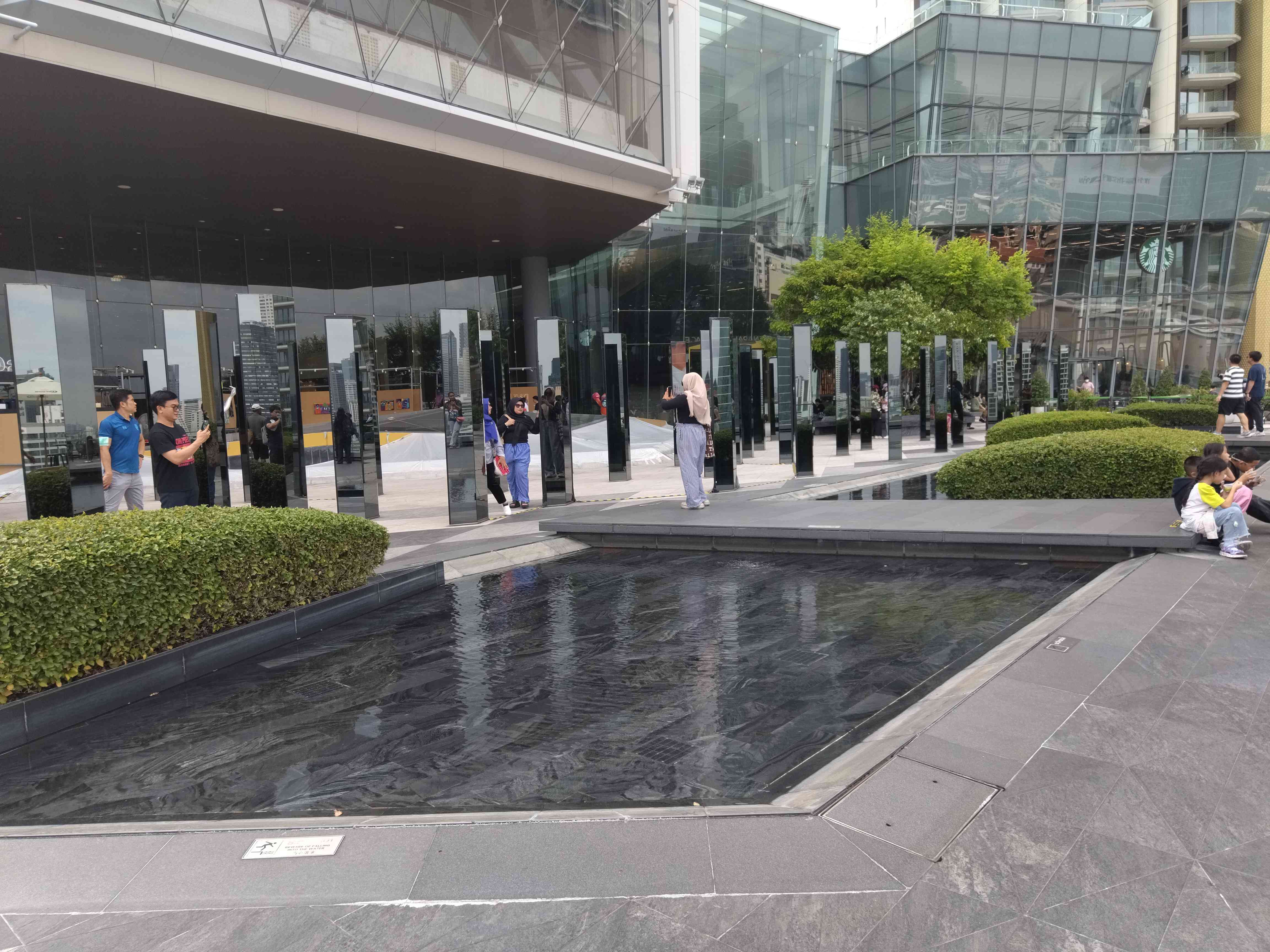 55寸不銹鋼框架立式廣告機(jī)